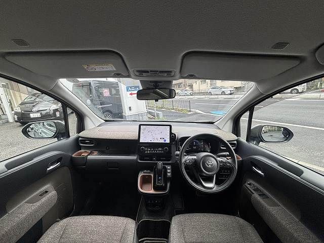Mazda Bongo front view
