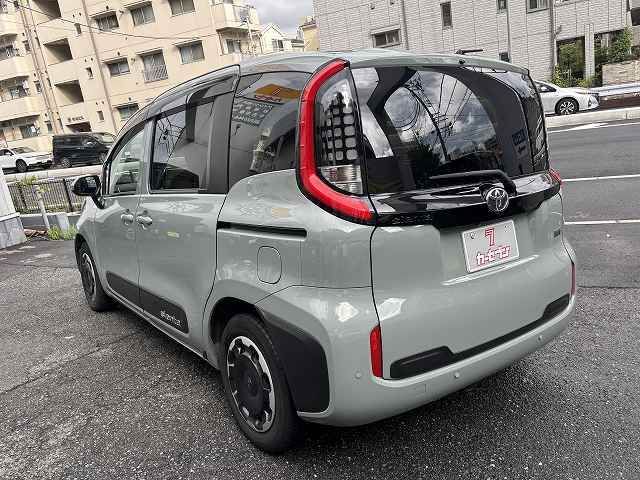 Mazda Bongo rear view