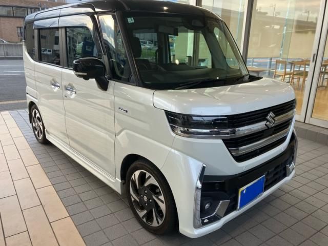 Mazda Bongo front view