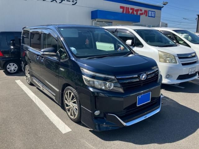 Mazda Bongo front view