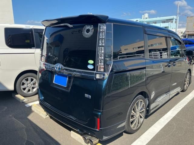 Mazda Bongo rear view