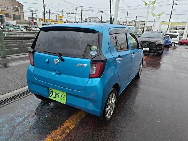 Mazda Bongo front view