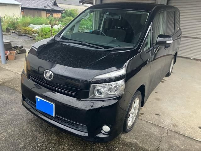 Mazda Bongo front view