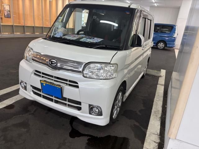 Mazda Bongo front view