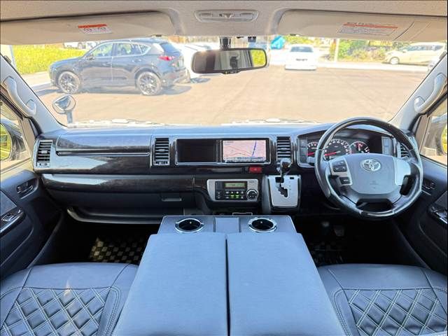 Mazda Bongo front view