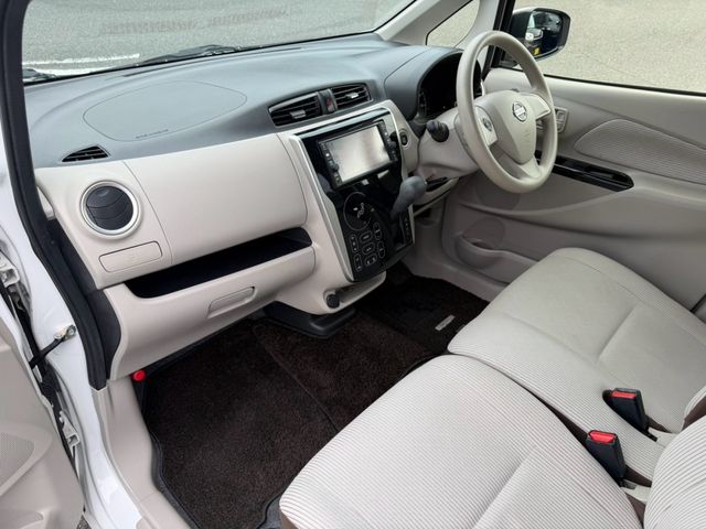 Mazda Bongo rear view