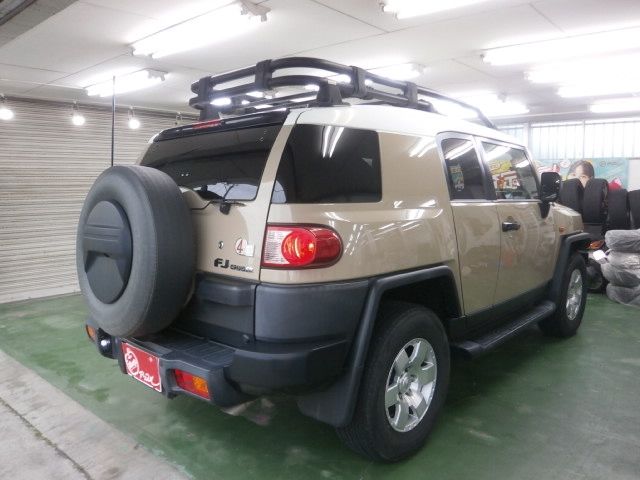 Mazda Bongo rear view