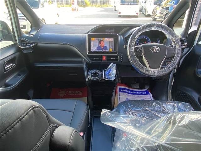 Mazda Bongo rear view