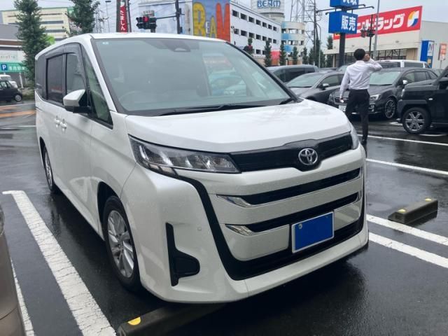 Mazda Bongo rear view