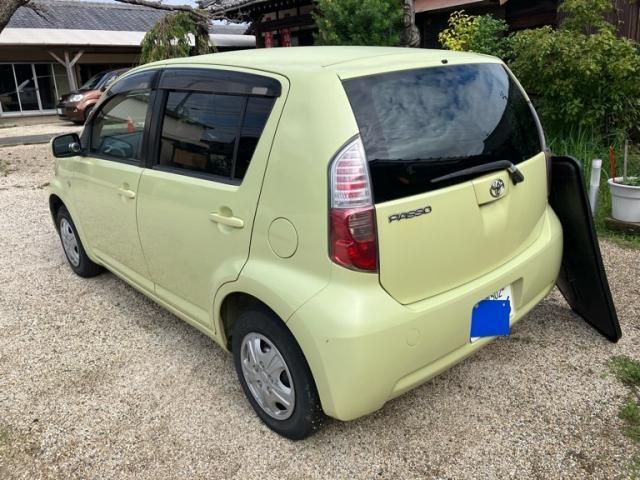 Mazda Bongo rear view