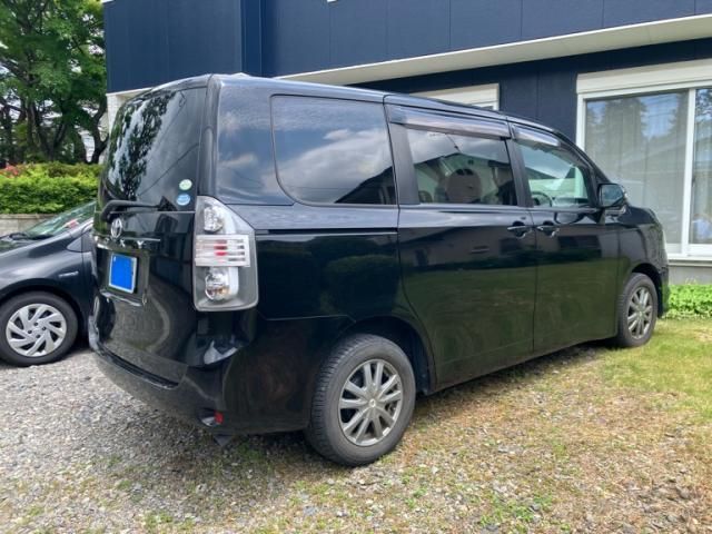 Mazda Bongo rear view