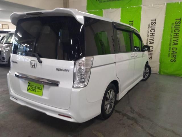 Mazda Bongo front view