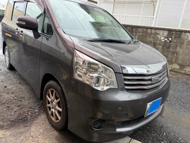 Mazda Bongo front view