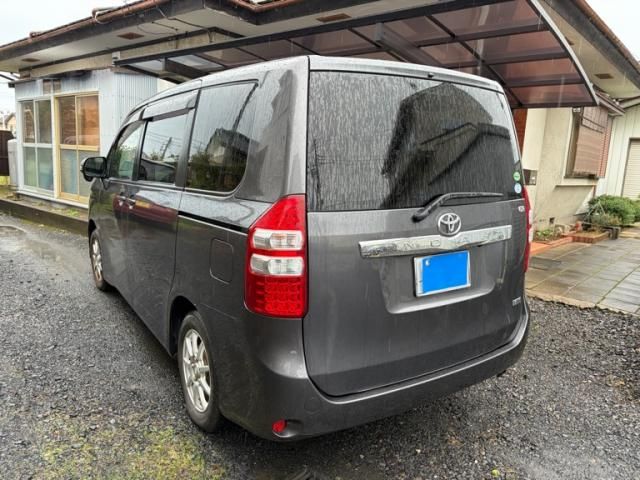 Mazda Bongo rear view