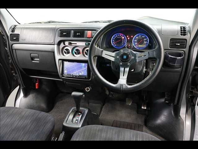 Mazda Bongo front view