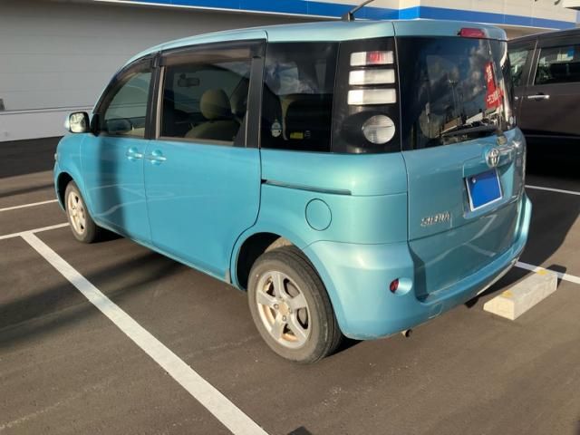 Mazda Bongo rear view