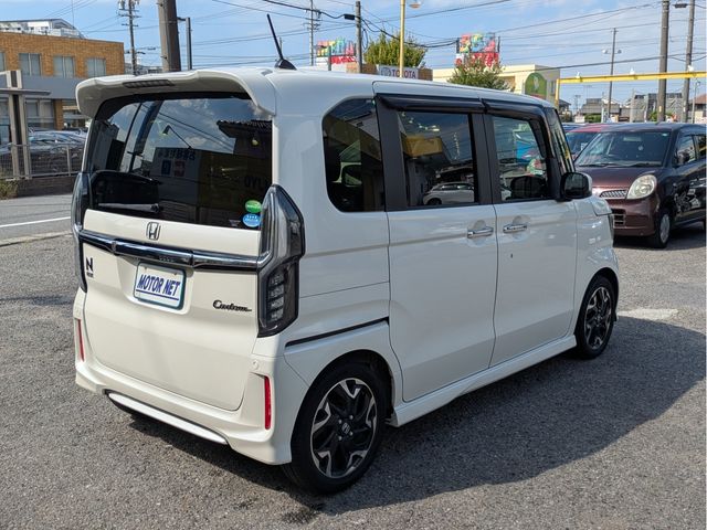 Mazda Bongo front view
