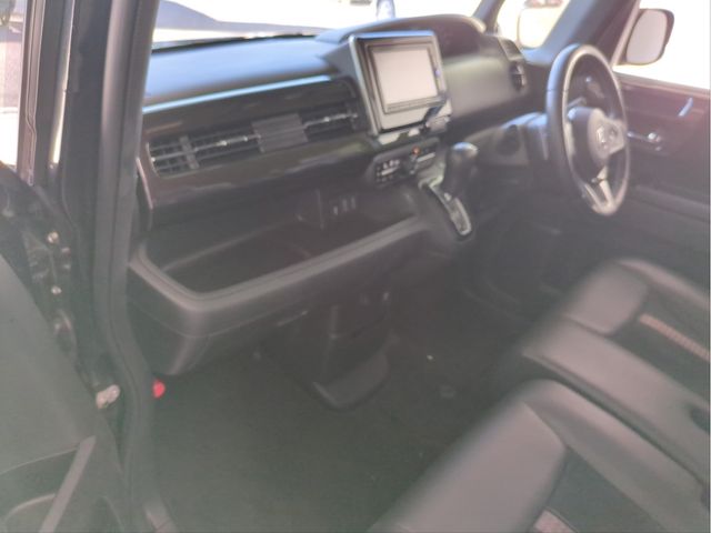 Mazda Bongo rear view