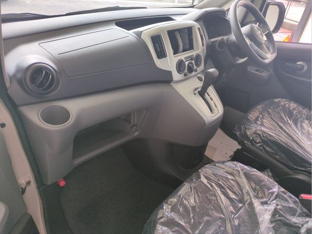 Mazda Bongo rear view