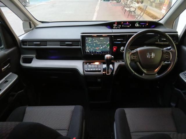 Mazda Bongo rear view
