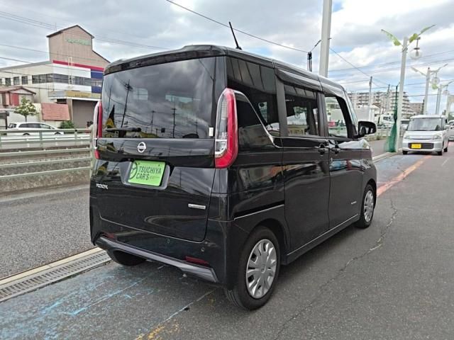 Mazda Bongo front view
