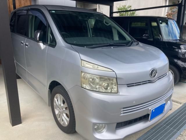 Mazda Bongo front view