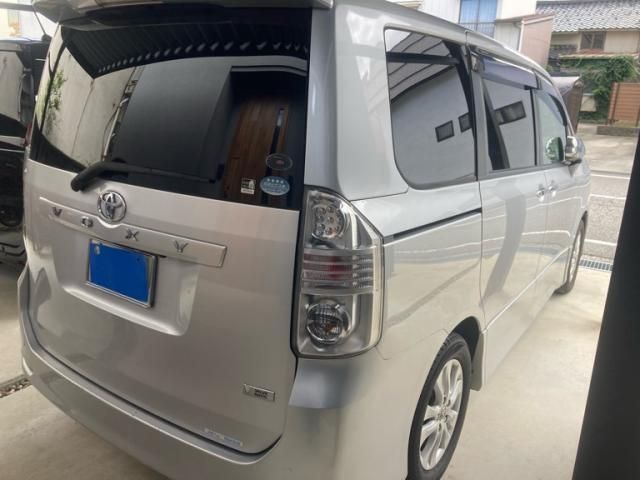 Mazda Bongo rear view