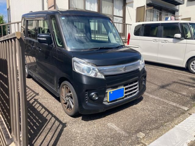 Mazda Bongo front view