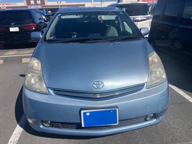 Mazda Bongo front view