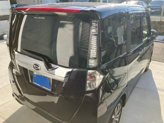 Mazda Bongo rear view
