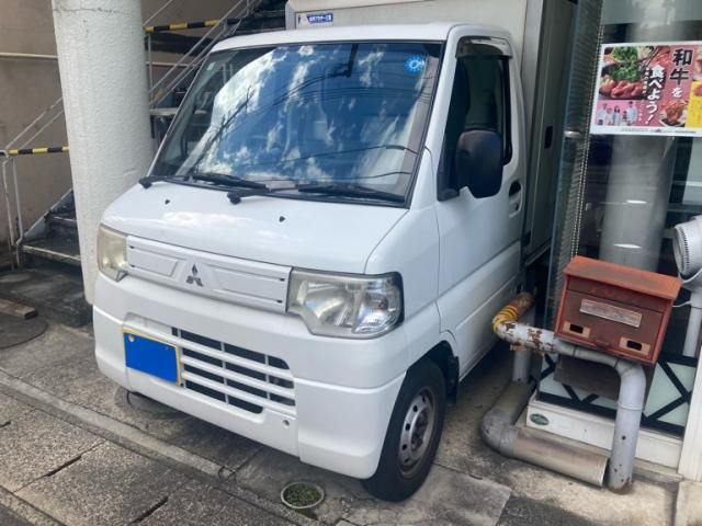 Mazda Bongo front view