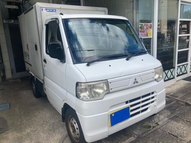 Mazda Bongo rear view