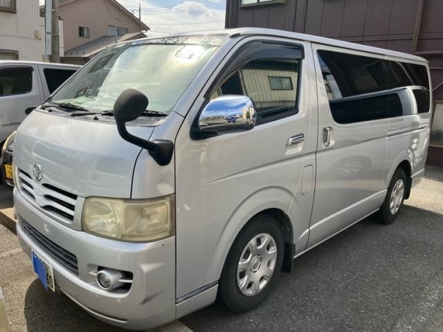 Mazda Bongo front view
