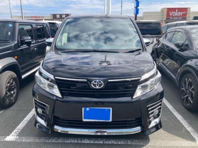 Mazda Bongo front view