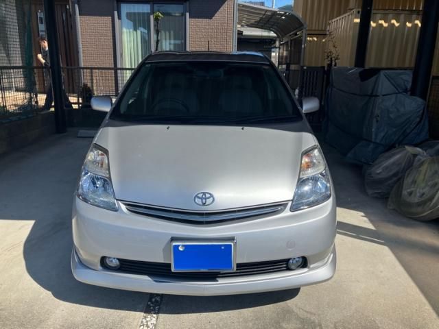 Mazda Bongo front view
