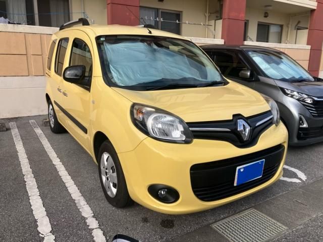 Mazda Bongo front view