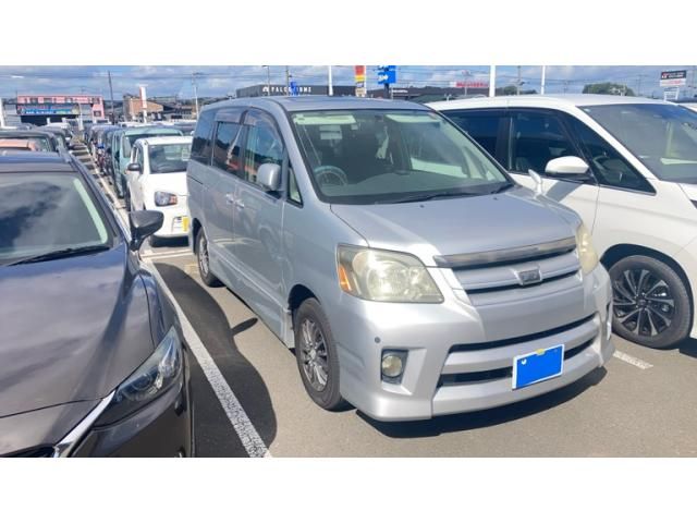 Mazda Bongo rear view