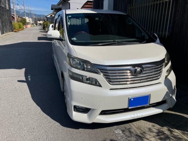 Mazda Bongo front view