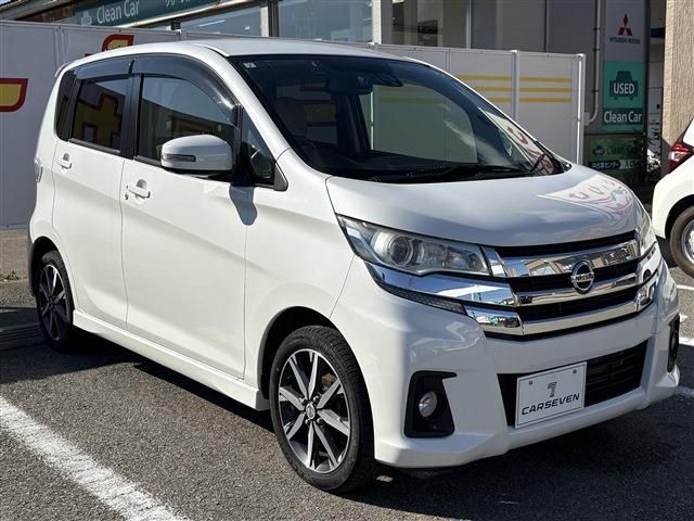 Mazda Bongo front view