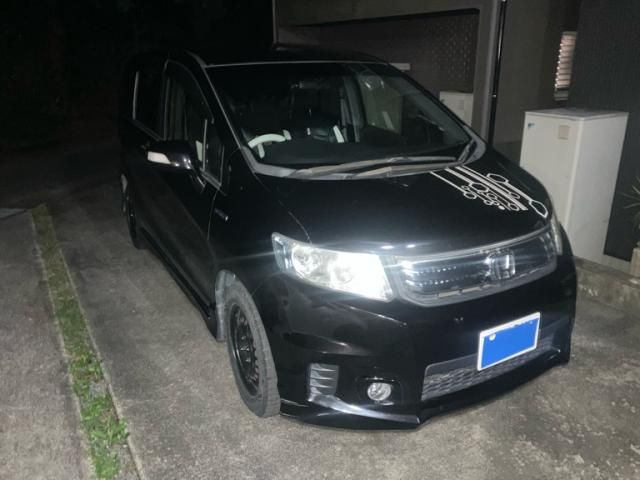 Mazda Bongo front view