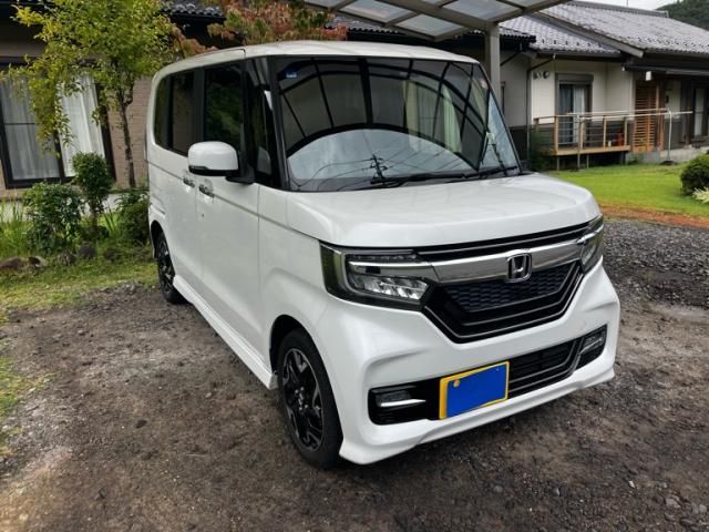 Mazda Bongo front view