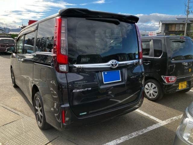 Mazda Bongo front view