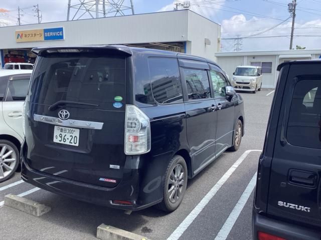 Mazda Bongo rear view