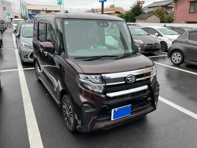 Mazda Bongo front view