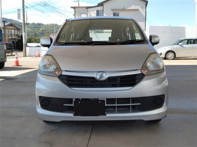 Mazda Bongo front view