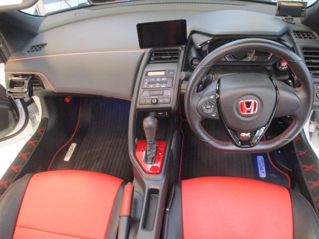 Mazda Bongo front view