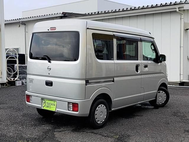 Mazda Bongo front view