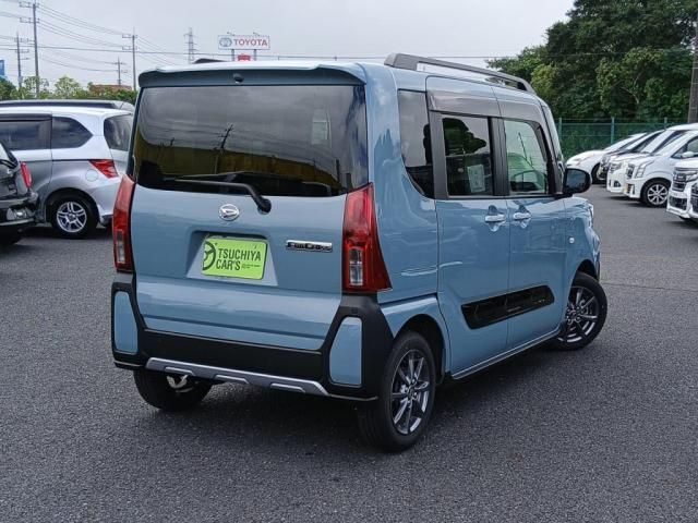 Mazda Bongo front view