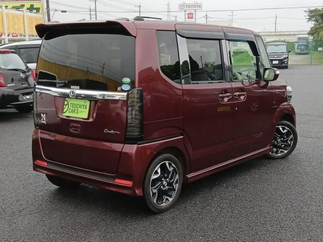 Mazda Bongo front view
