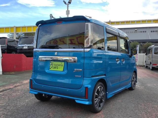 Mazda Bongo front view